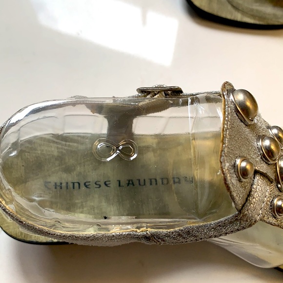 Ladies studded silver sandals by: Chinese Laundry - Picture 7 of 9